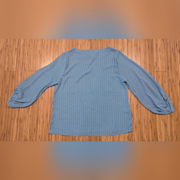 NWOT English Laundry Blue Patterned Top - Picture 7 of 8